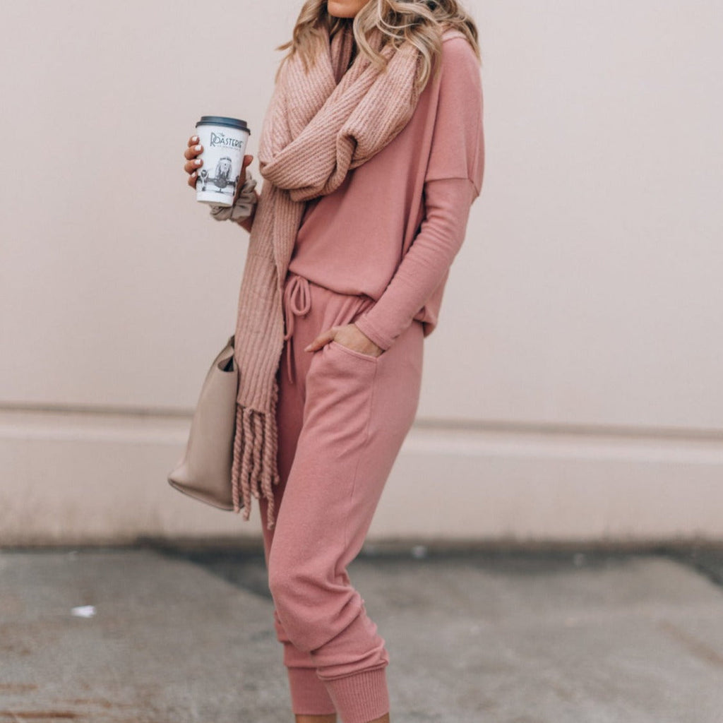 Women's tracksuit set, available in multiple colourways, product photo 3