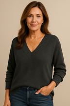 Women's V-neck cashmere jumper in pink, 100% premium cashmere, classic fit winter knitwear
